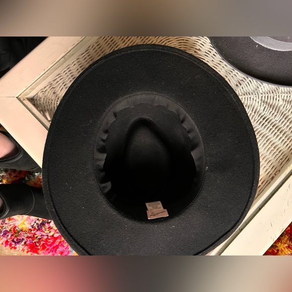 3 wool hat bundle universal thread - Picture 8 of 11